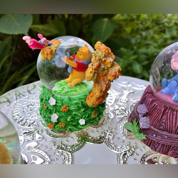 DISNEY Winnie The Pooh Tigger Piglet Eeyore Snowglobe Glitter Glass Snow Dome - Picture 3 of 12